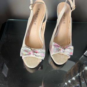 Beige shoes with colorful Bow
